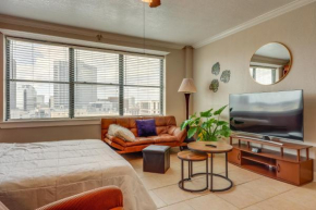 Downtown Jacksonville Studio with City Views!